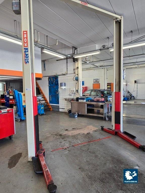 Gezocht: Stertil Koni 2 koloms hefbrug, Auto diversen, Autogereedschap, Ophalen