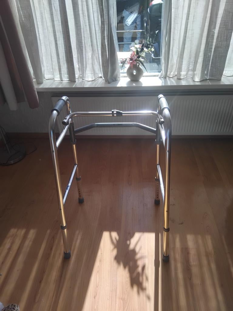 Opklapbaar looprek, Ophalen, Zo goed als nieuw