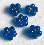 🌹Opheffingsuitverkoop🌹 5 mooie folie bloem glaskralen, Ophalen of Verzenden, Nieuw, Kraal