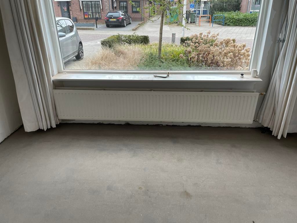 Radiator 240 x 40, Doe-het-zelf en Verbouw, Verwarming en Radiatoren, Ophalen, 30 tot 80 cm, Gebruikt, Radiator