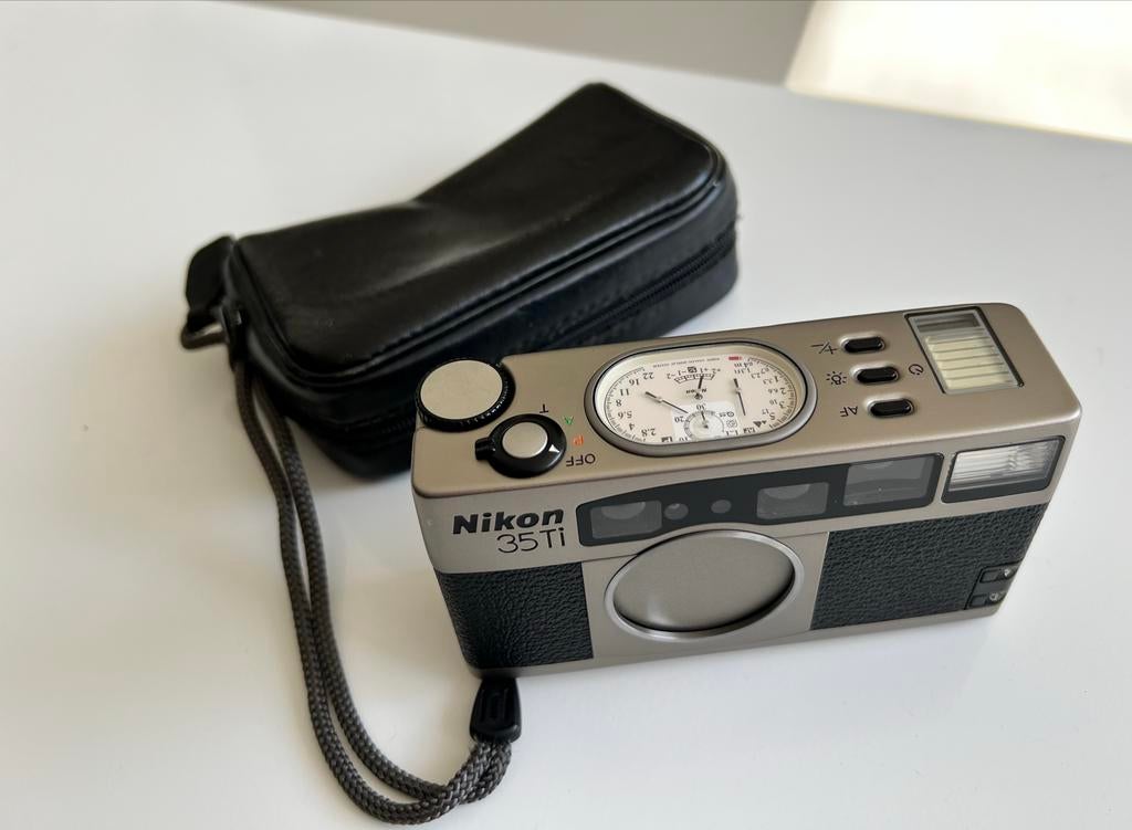 Nikon 35Ti, Audio, Tv en Foto, Fotocamera's Analoog, Ophalen of Verzenden, Zo goed als nieuw, Compact, Nikon