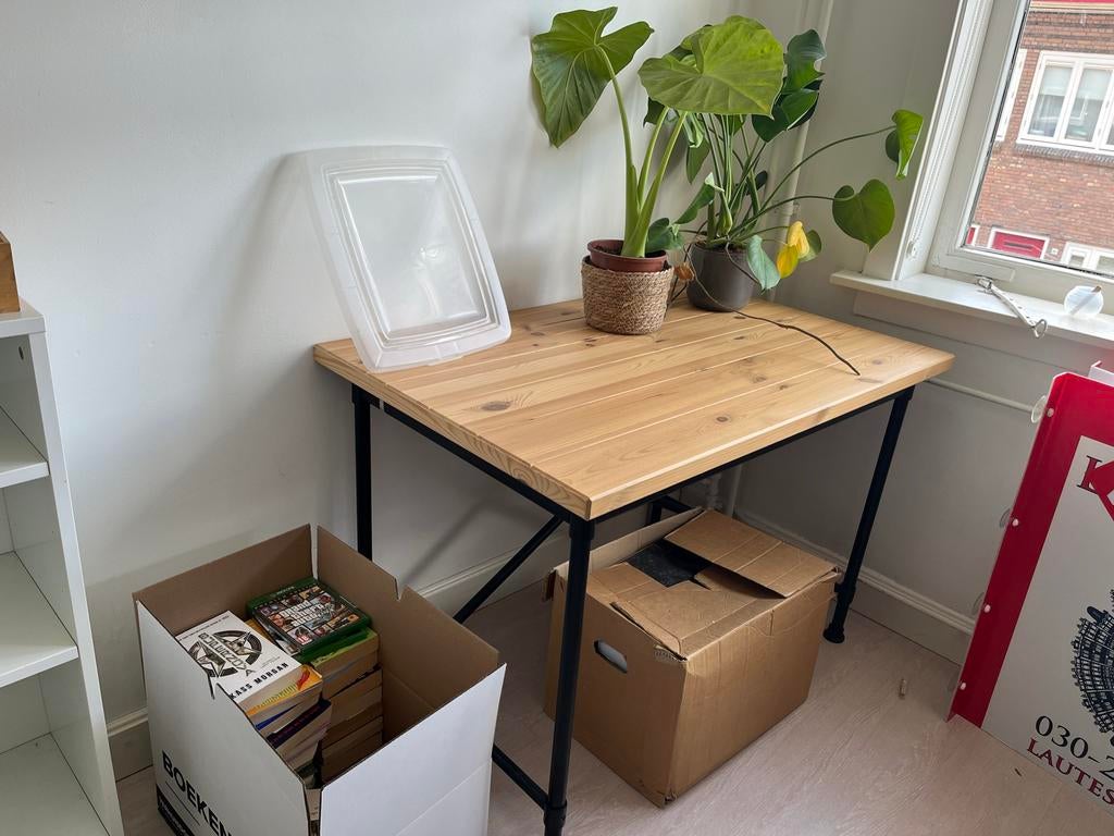 IKEA kinderbureau, Huis en Inrichting, Bureaus, Ophalen, Gebruikt
