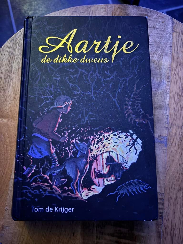 Tom de Krijger - Aartje, de dikke dweus, Gelezen, Fictie algemeen, Ophalen of Verzenden, Tom de Krijger