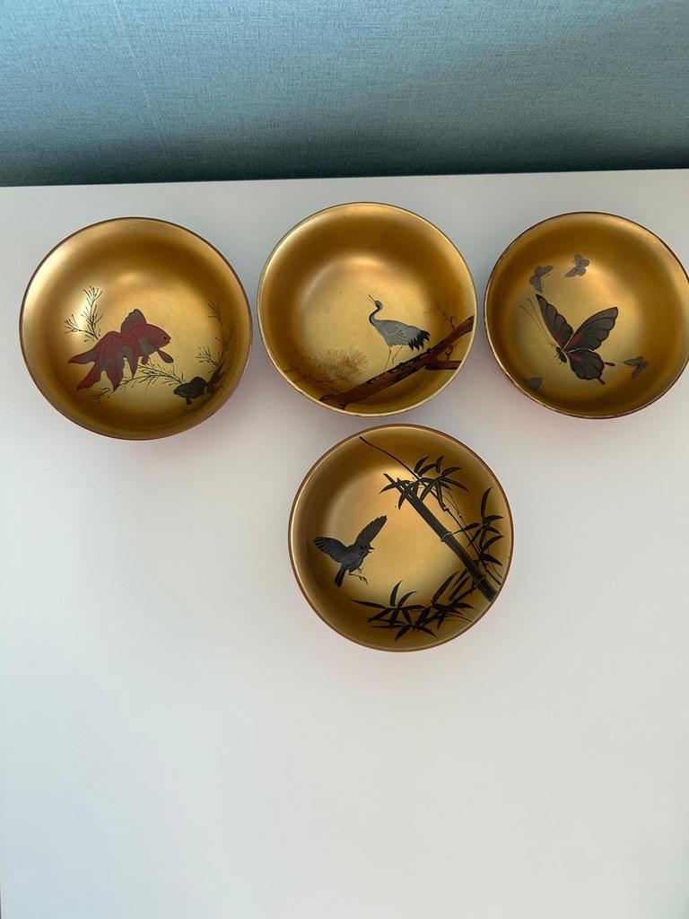 4 antieke Japanse lak bakjes met goud beschildering., Antiek en Kunst, Ophalen of Verzenden