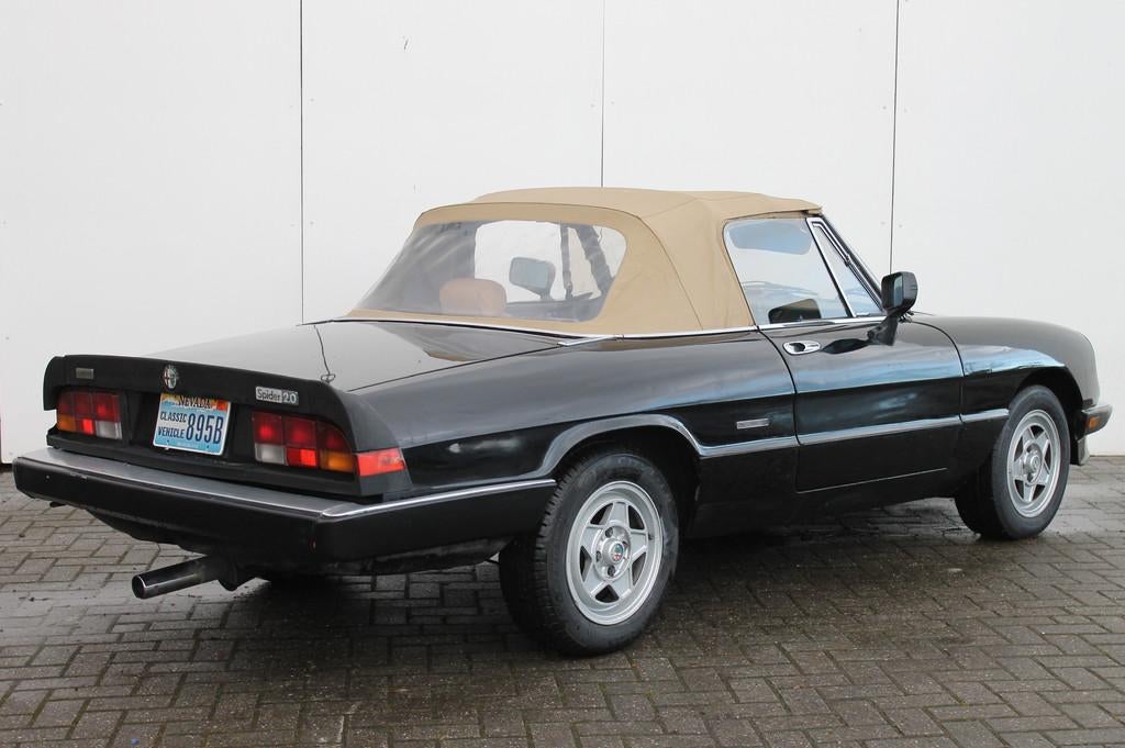Alfa Romeo Spider 2.0 Injection Aerodinamica (bj 1987), Auto's, Alfa Romeo, Cabriolet, Spider, Zwart, Bedrijf