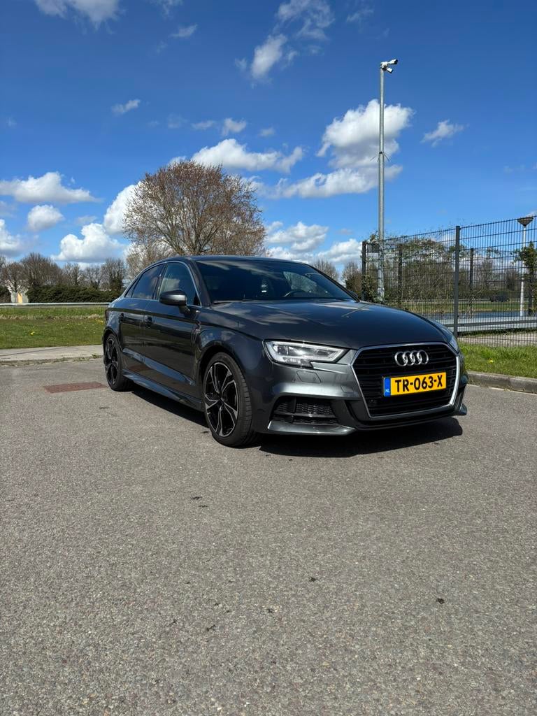 Audi A3 1.5 Tfsi CoD Ultra 150pk S Tronic 2018 Grijs, Auto's, Audi, 1498 cc, 4 cilinders, Origineel Nederlands, Particulier