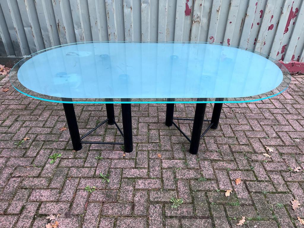 Karaktervolle ovale glazen tafel – Memphis/postmoderne stijl, Huis en Inrichting, Tafels | Eettafels, Ophalen, Gebruikt, 100 tot 150 cm