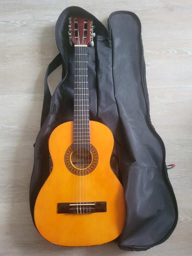 Stagg C 505 (1/4) including bag and book, Ophalen, Klassieke of Spaanse gitaar