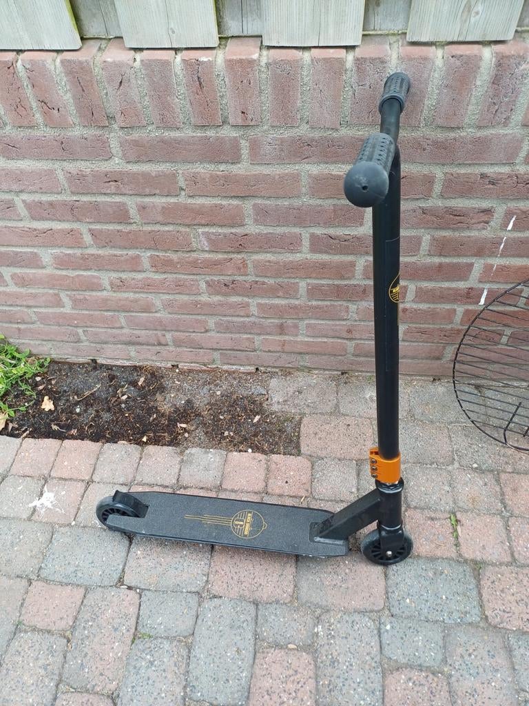 Stuntstep zwart - Gebruikt, Fietsen en Brommers, Steps, Ophalen of Verzenden, Zo goed als nieuw, Gewone step, Black dragon stunt step