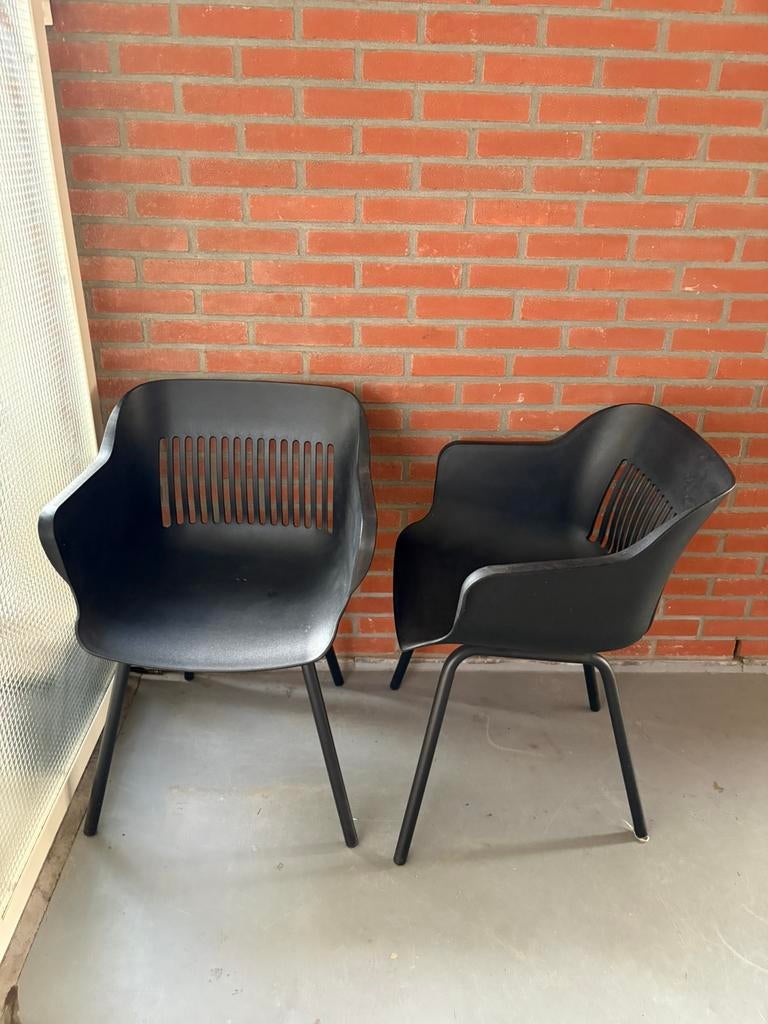 2 zwarte Hartman stoeltjes, Ophalen, Zo goed als nieuw, Kunststof