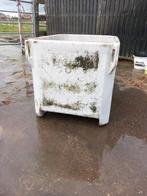 Stevige hooi of waterbak