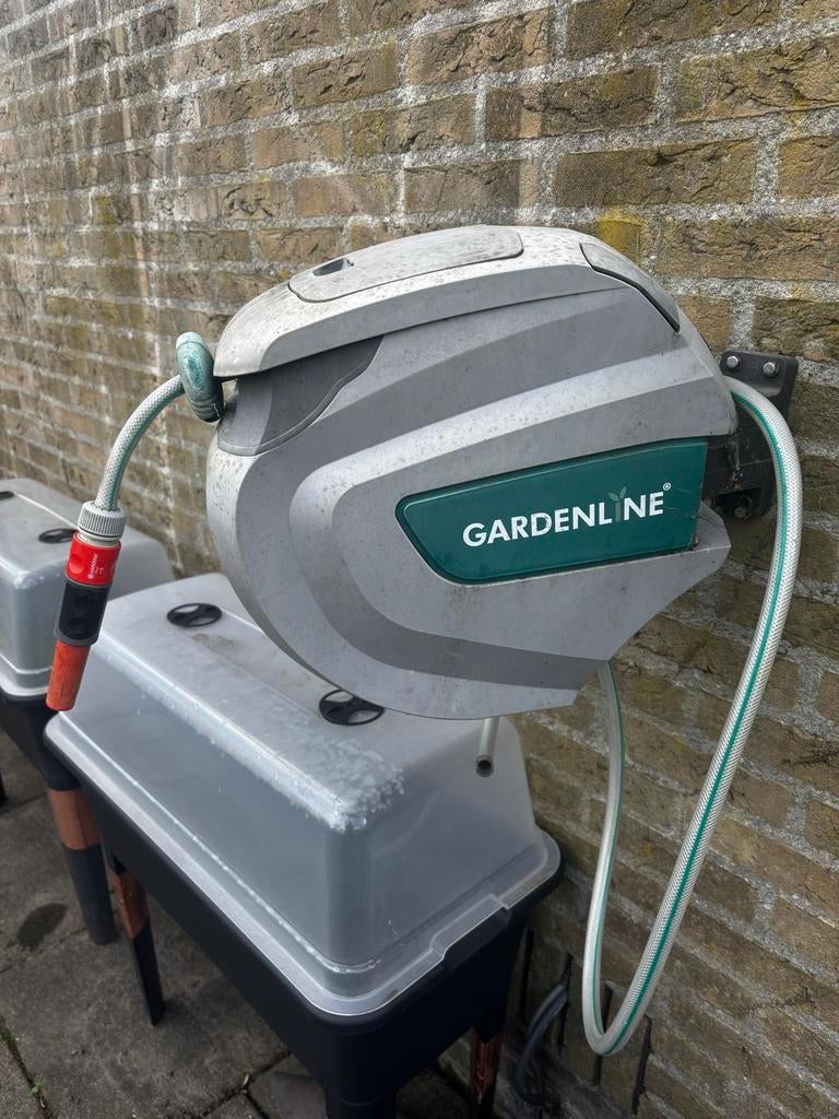 Tuinslang met haspel en spuit - 19+ meter, zelf oprollend, Ophalen, Gebruikt, Tuinslanghaspel