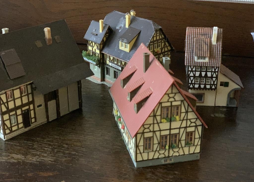 Modelspoor: huisjes, Hobby en Vrije tijd, Modeltreinen | H0, Overige merken, Gebruikt, Gelijkstroom of Wisselstroom, Boek, Tijdschrift of Catalogus