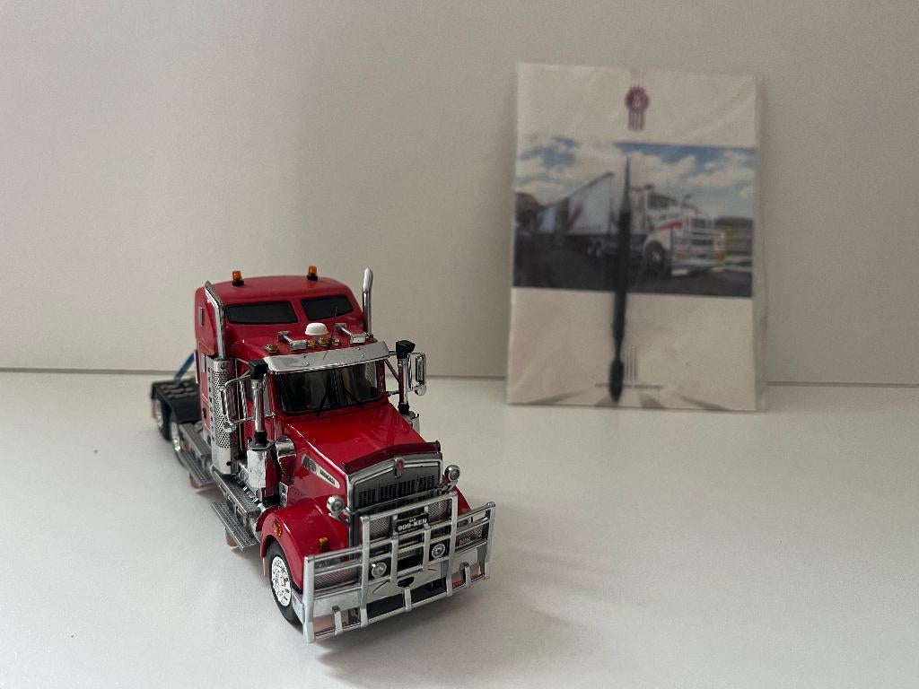 Kenworth T909 red van Drake Models, Hobby en Vrije tijd, Modelauto's | 1:50, Ophalen of Verzenden, Nieuw, Bus of Vrachtwagen, Overige merken