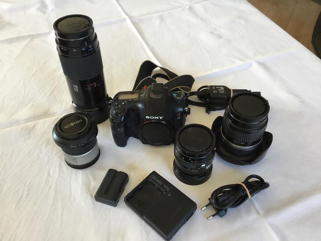 Sony Alpha A77 Spiegelreflexcamera met 4 lenzen en accessoir, Ophalen, Gebruikt, Spiegelreflex, Sony