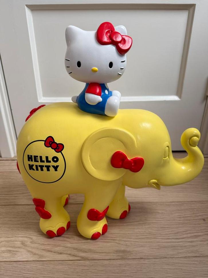 Hello Kitty - Sanrio - Elephant Parade, Verzamelen, Beelden en Beeldjes, Nieuw, Dier, Ophalen