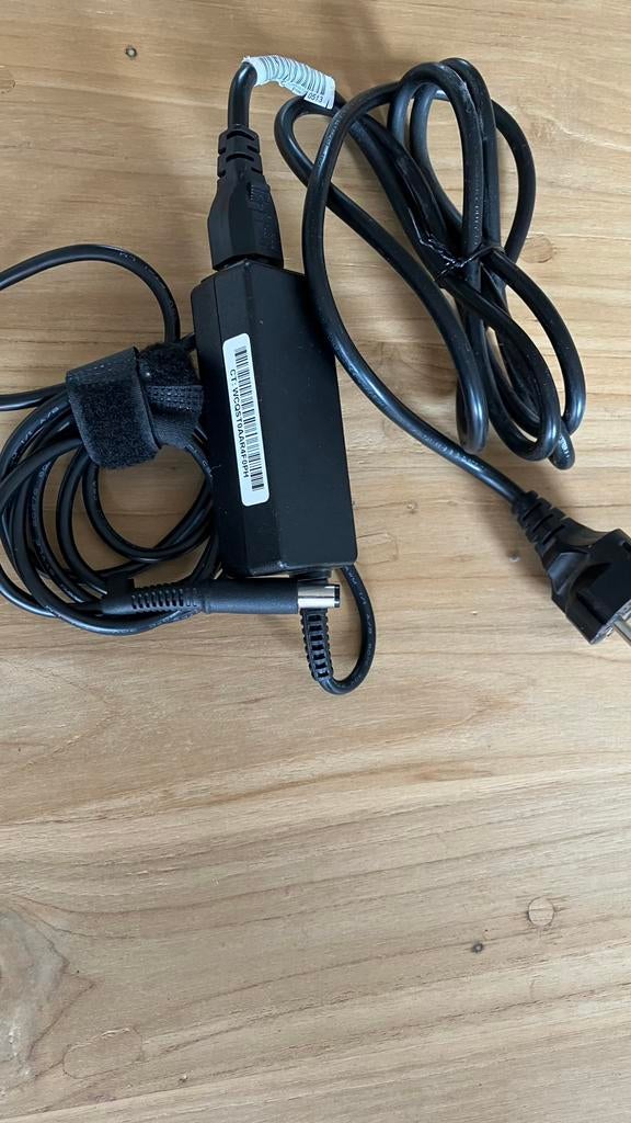 HP laptop adapter, Computers en Software, Laptop-opladers, Ophalen of Verzenden, Zo goed als nieuw