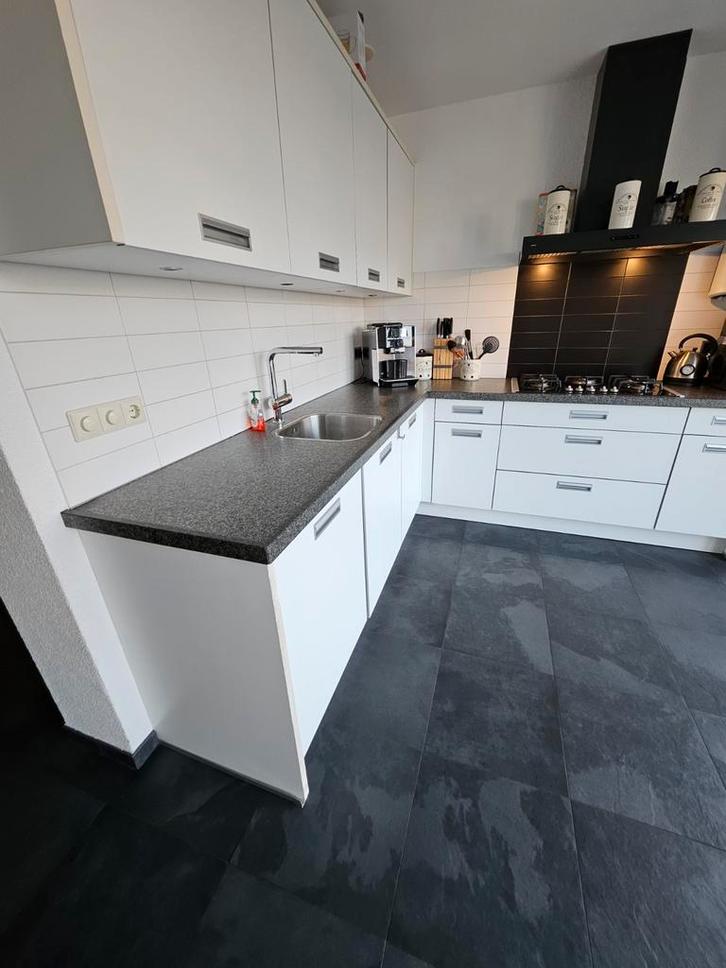 Hoekkeuken wit., Huis en Inrichting, Keuken | Complete keukens, Gebruikt, Hoekkeuken, Wit, Graniet of Steen, Ophalen