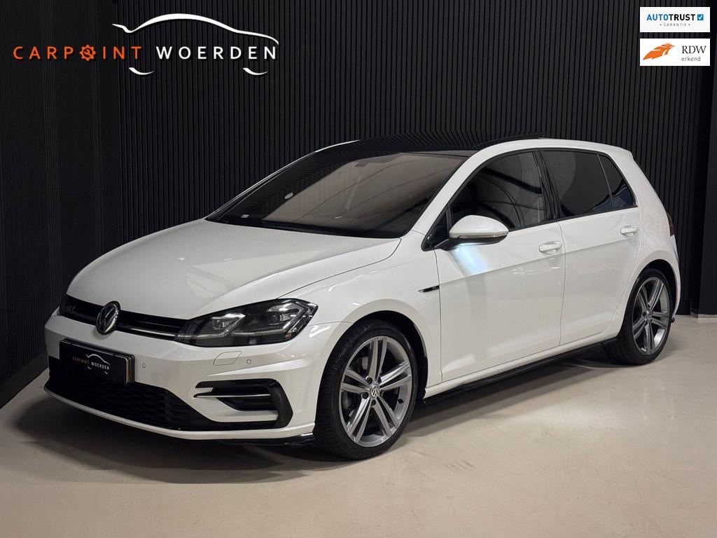 Volkswagen Golf 1.5 TSI R-LINE NAP | PANO | VIRTUAL | LED |, Auto's, Volkswagen, 4 cilinders, 150 pk, Alcantara, Wit