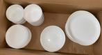 LEEFF servies: borden en bakjes in goede staat, Ophalen, Zo goed als nieuw, Effen, Porselein