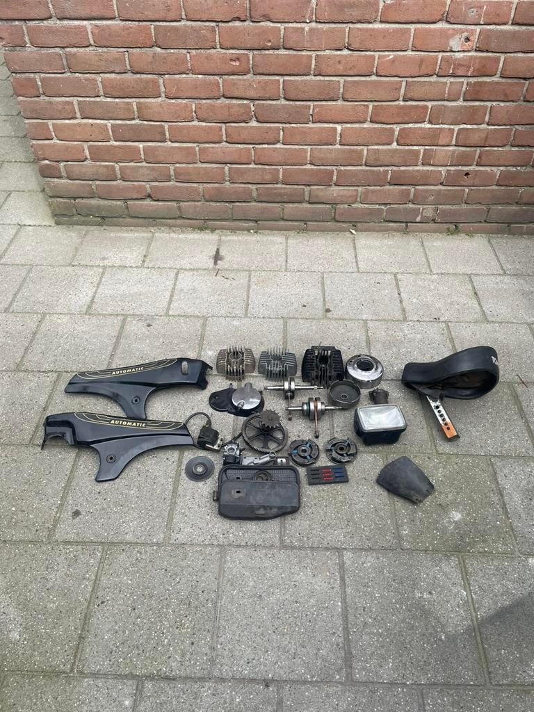 Te koop tomos/puch onderdelen, Fietsen en Brommers, Brommers | Tomos, Ophalen of Verzenden, Gebruikt, Overige modellen