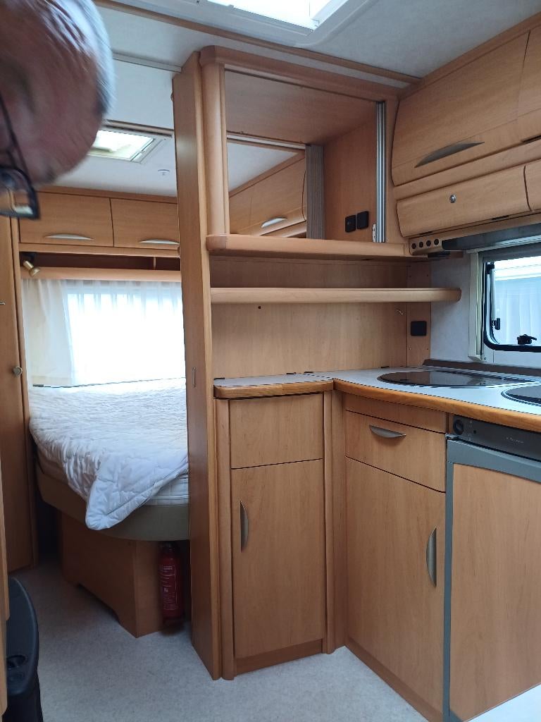 Prachtige Fendt Saphir 470TF caravan met mover en stalling !, Caravans en Kamperen, Kachel, Rondzit, Particulier, Fendt