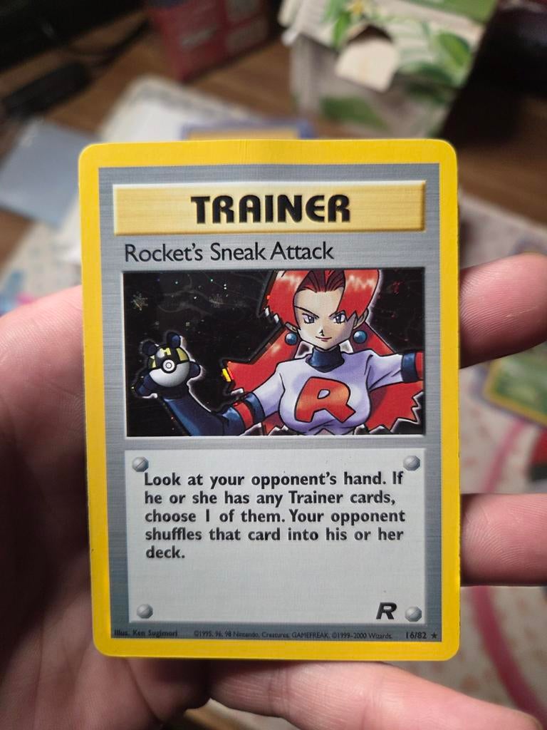Rocket's Sneak Attack 16/82 Holo Team Rocket 2000 Wotc, Ophalen of Verzenden, Zo goed als nieuw, Losse kaart, Foil