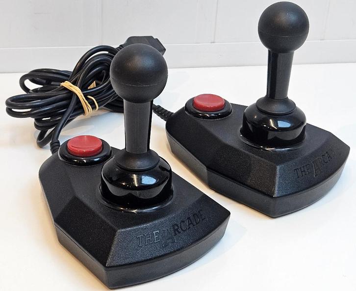 2x Commodore 64 Suzo The Arcade joysticks Zwart, Computers en Software, Vintage Computers, Verzenden