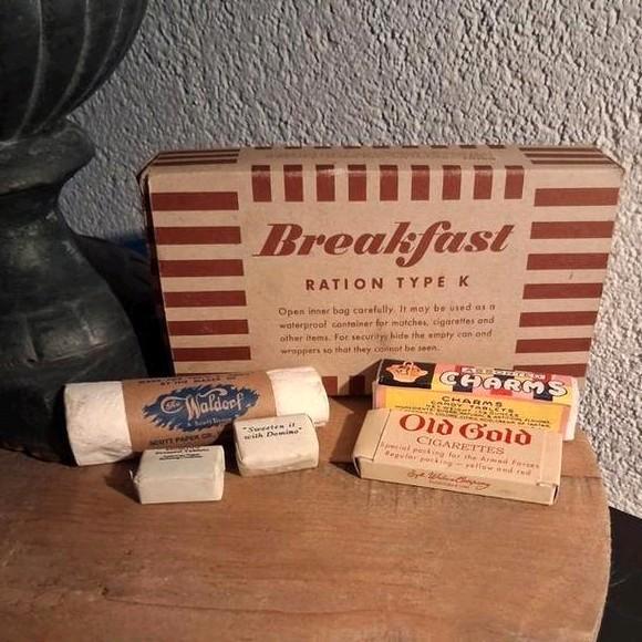 WW2 US REPRO K-RATION SET, Verzamelen, Militaria | Algemeen, Overige soorten, Overige typen, Amerika, Ophalen of Verzenden