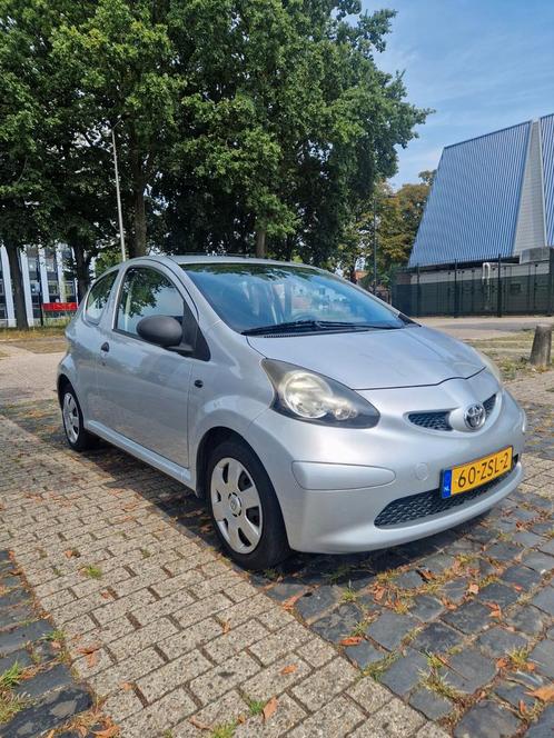 Toyota Aygo 1.0 12V Vvt-i 3DRS MMT 2008 Grijs, Auto's, Toyota, Particulier, Aygo, Benzine, A, Hatchback, Handgeschakeld, Geïmporteerd