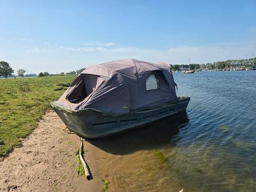 Karper boot, voor serieuze vissers., Watersport en Boten, Vis- en Consoleboten, Gebruikt, 10 tot 30 pk, 3 tot 6 meter, Benzine