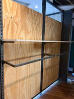 Planken en hangstangen met railstysteem, Ophalen