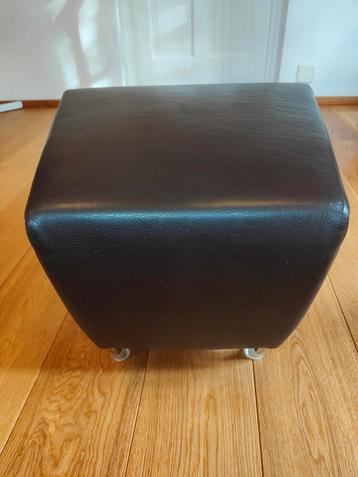 Donkerbruine Montis leren voetenbank/hocker  beschikbaar voor biedingen