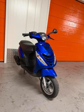 Piaggio Zip 4t snor - Candy Blue - bj 2011 beschikbaar voor biedingen
