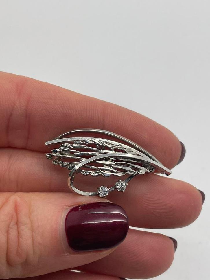 B742 Prachtige zilveren K&L broche met saffier, Sieraden, Tassen en Uiterlijk, Broches, Zilver, Zilver, Minder dan 4 cm, Met edelsteen