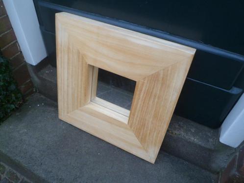 SPIEGEL houten lijst vierkant 50 x 50 cm. wandspiegel hout, Huis en Inrichting, Woonaccessoires | Spiegels, Gebruikt, Minder dan 50 cm