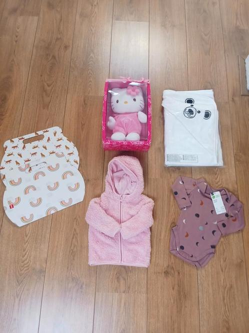 Kraamcadeaus * Hello Kitty / HEMA/ Badcape*, Kinderen en Baby's, Kinderspulletjes, Zo goed als nieuw, Ophalen of Verzenden