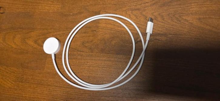 Apple watch magnetische oplaadkabel USB-C 1 meter, Sieraden, Tassen en Uiterlijk, Smartwatches, Zo goed als nieuw, iOS, Wit, Ophalen of Verzenden