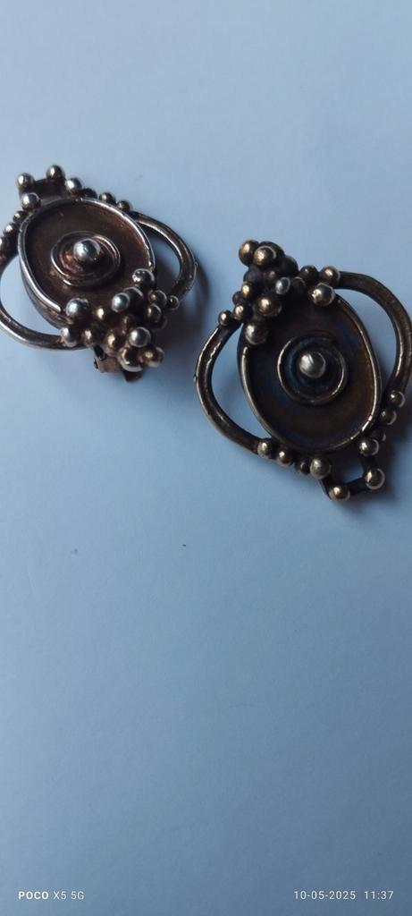 Nog nóóit gezien,antieke kunstzinnige oorclips met foto med, Sieraden, Tassen en Uiterlijk, Broches, Zo goed als nieuw, Overige materialen