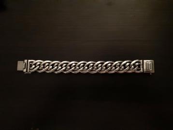 Buddha to Buddha armband Nathalie Small beschikbaar voor biedingen