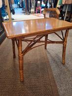 Leuk rieten tafeltje met formica blad., Ophalen