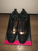 Te koop dames sneakers, Ophalen, Zo goed als nieuw, Sneakers of Gympen
