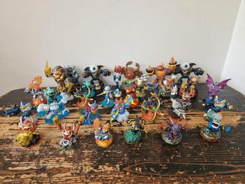 39 skylanders + 3 x portal of power. beschikbaar voor biedingen