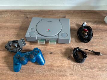Playstation 1 met Controller en Memoriekaarten beschikbaar voor biedingen