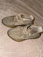 Yeezy Boost 350 Grijs Stripe | UK6 EU39 | Authentiek, Ophalen of Verzenden, Zo goed als nieuw, Grijs, Sneakers of Gympen
