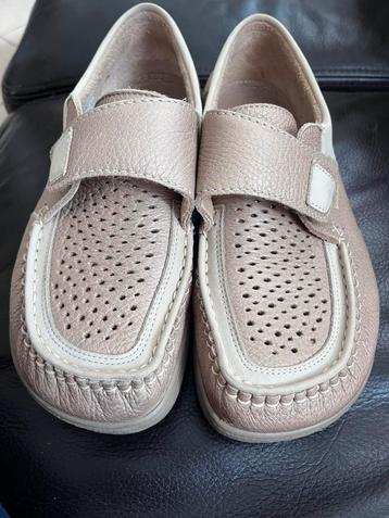 Dansko Mocassin met klittenbandsluiting beschikbaar voor biedingen