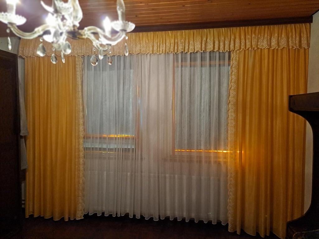 De mooie gele gordijnen van de foto's., Huis en Inrichting, Overige kleuren, 200 cm of meer, Ophalen of Verzenden, Zo goed als nieuw
