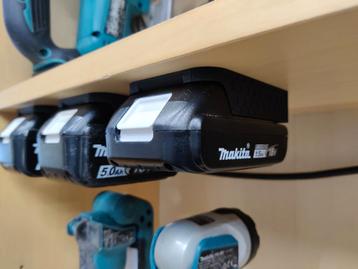 Makita 18v Accu en Tool houder beschikbaar voor biedingen