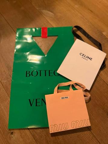 Luxe Designer Papieren Tassen - Bottega, Celine, Miu Miu beschikbaar voor biedingen