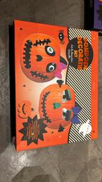 Halloween pakket met (fluor) stickers en pompoenversiering, Ophalen of Verzenden, Nieuw, Versiering, Halloween of Griezel